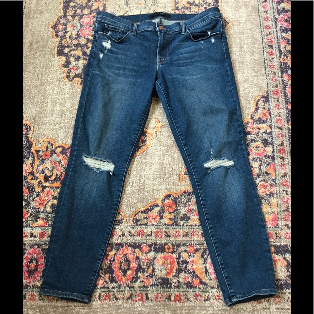J BRAND LOW RISE CROP AFFINITY DESTRUCT JEANS 31